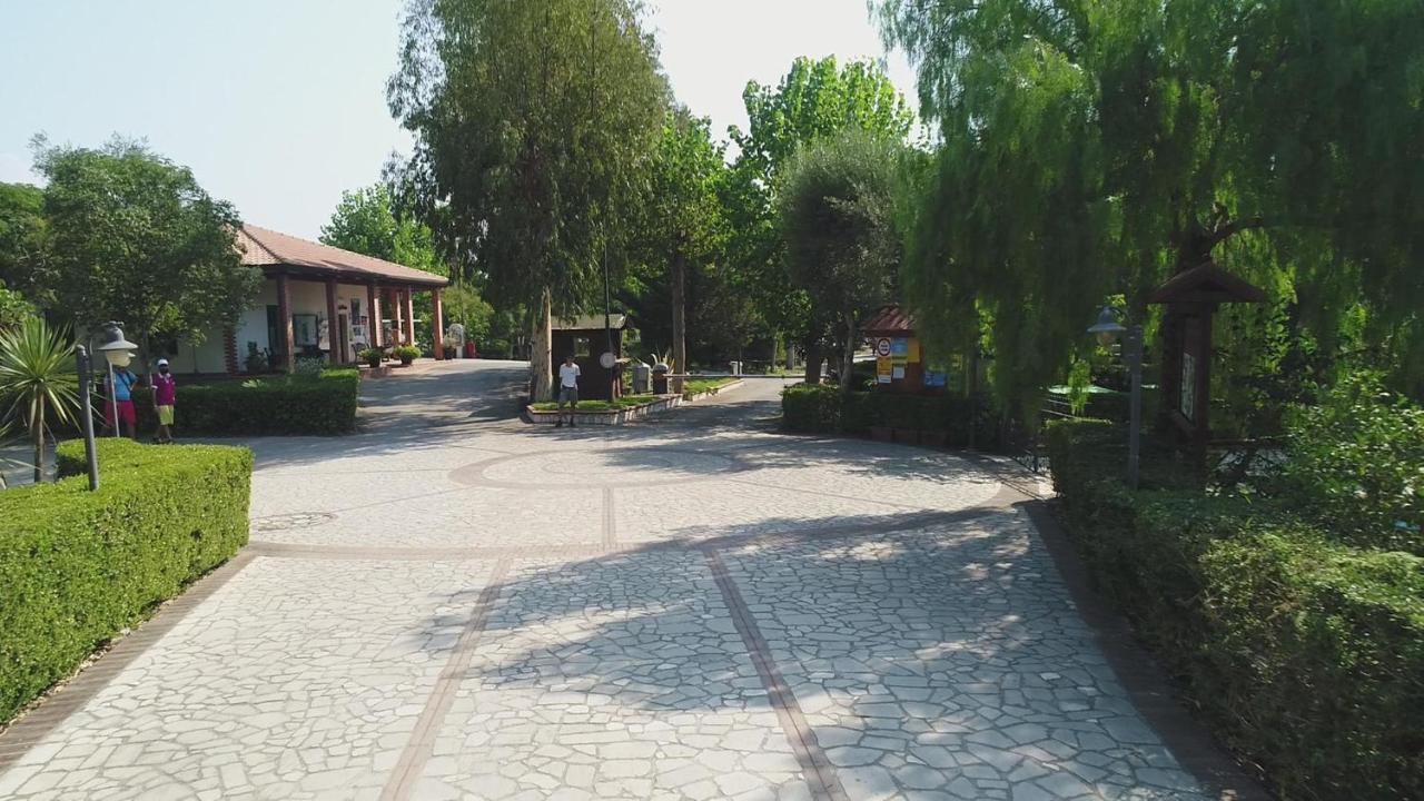 Camping Villaggio Paestum 포체 델 셀레 외부 사진